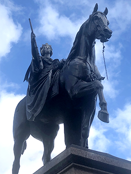 Sculpture of Queen Victoria on horseback