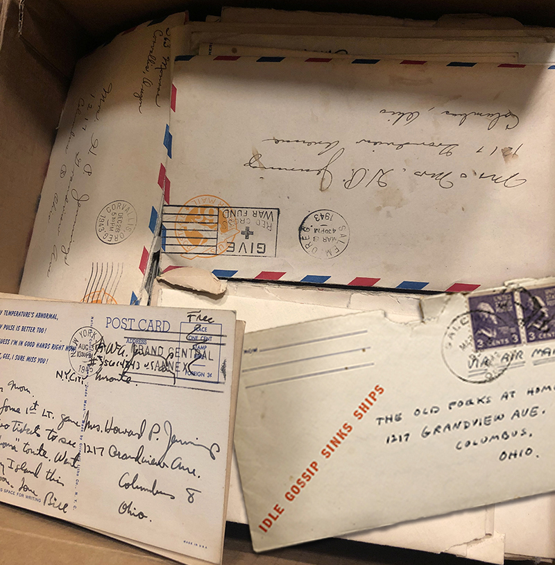 envelopes in a boxContent of letter from box
